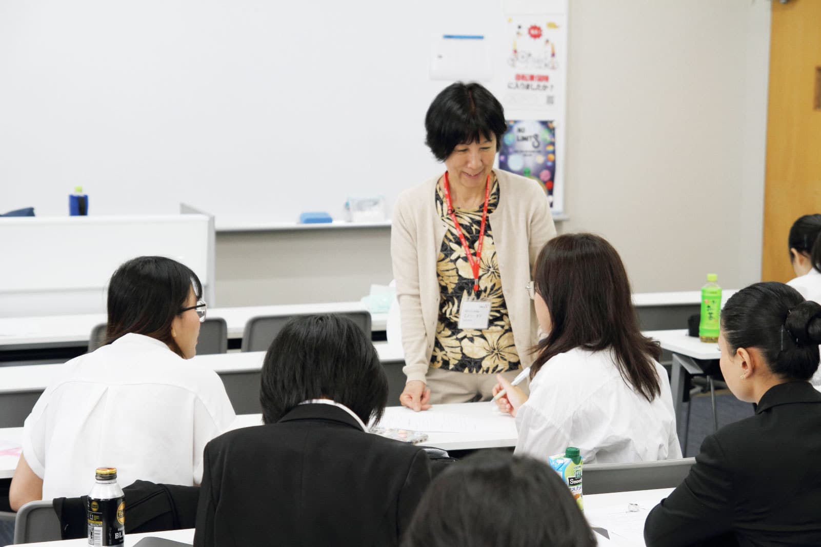 emiri-english-teacher.jpg